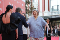 Звезды российского кино прошли по красной дорожке «Горький fest»: фоторепортаж Звезды российского кино прошли по красной дорожке «Горький fest»: фоторепортаж