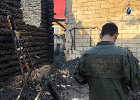 Гибель ребенка на пожаре на Бору закончилась уголовным делом