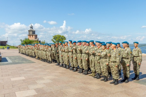 Торжественная церемония закрытия международной смены военно-патриотического лагеря &laquo;Хочу стать десантником&raquo; состоится в Кремле