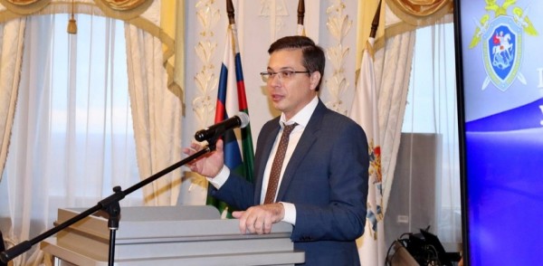 Глава города Юрий Шалабаев и руководитель следственного управления СК РФ региона Айрат Ахметшин поздравили молодых следователей и кадет профильных классов с присягой Глава города Юрий Шалабаев и руководитель следственного управления СК РФ региона Айрат Ахметшин поздравили молодых следователей и кадет профильных классов с присягой