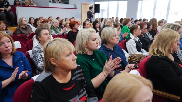 Более 240 педагогов приняли участие в городской конференции &laquo;Образование на службе Отечеству: лучшие педагогические практики&raquo;