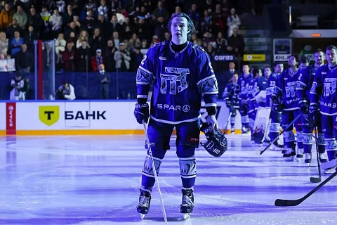 Форвард &laquo;Торпедо&raquo; Егор Виноградов получил Кубок месяца