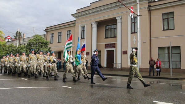 Воспитанники городского Центра военно-патриотического воспитания и лагеря &laquo;Хочу стать десантником&raquo; примут участие в Параде Победы в Сухуме