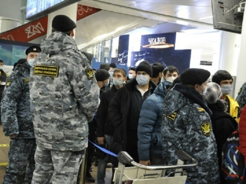 Стройки и заводы привлекают больше всего мигрантов в Нижегородской области Стройки и заводы привлекают больше всего мигрантов в Нижегородской области