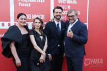 Звезды российского кино прошли по красной дорожке «Горький fest»: фоторепортаж Звезды российского кино прошли по красной дорожке «Горький fest»: фоторепортаж