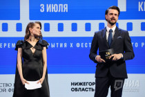 Звезды российского кино прошли по красной дорожке «Горький fest»: фоторепортаж Звезды российского кино прошли по красной дорожке «Горький fest»: фоторепортаж