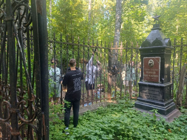 Более 500 захоронений участников Великой Отечественной войны благоустроены в рамках акции &laquo;Чистый Нижний&raquo;