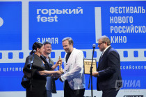 Звезды российского кино прошли по красной дорожке «Горький fest»: фоторепортаж Звезды российского кино прошли по красной дорожке «Горький fest»: фоторепортаж